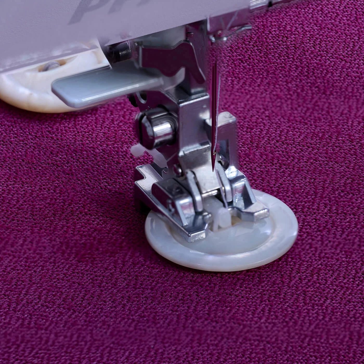 a good tool: Button Sewing Foot - girl. Inspired.