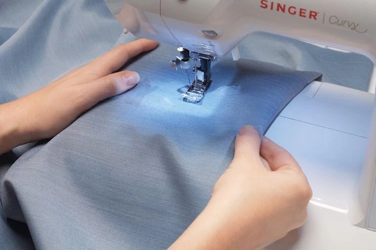 Curvy™ 8763 Sewing Machine