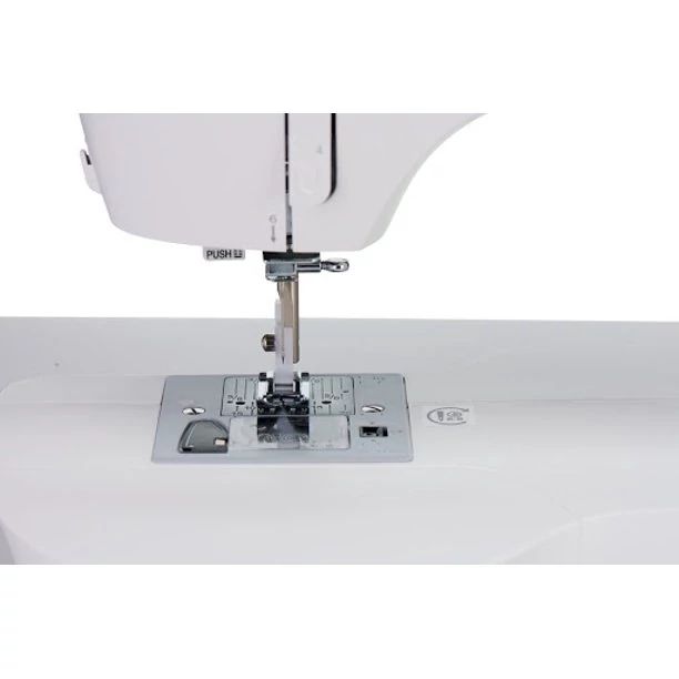 Singer M3220 Sewing Machine + 110 accessories
